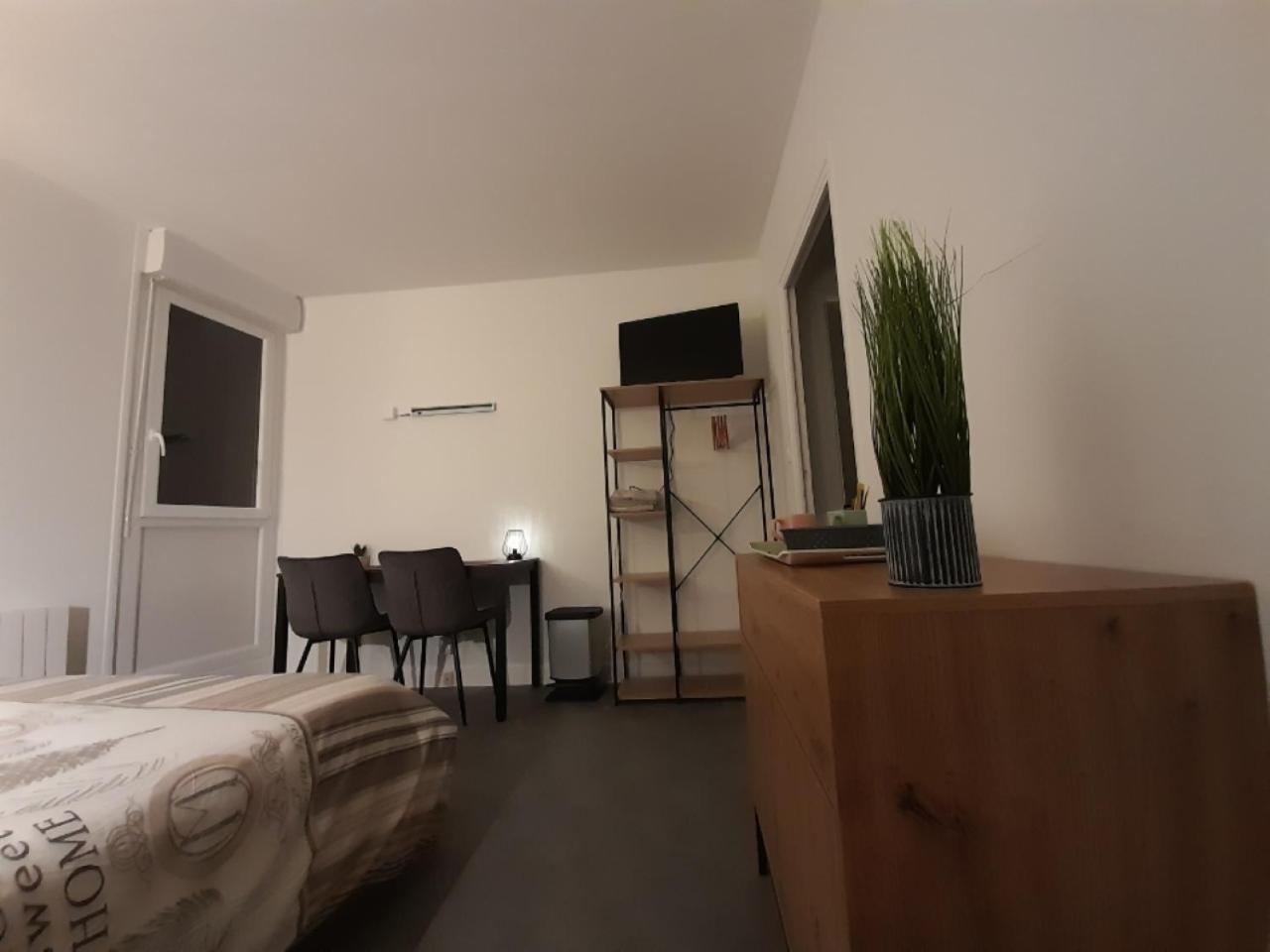 Du Leon Apartment Landivisiau